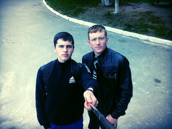 Сергій Пшеннов на фото справа