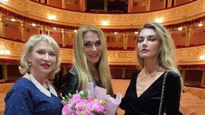 Надія Оперчук у театрі
