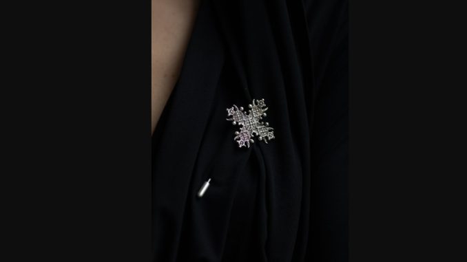 срібні брошки, срібні прикраси, купити срібні прикраси. Новини Кропивницького